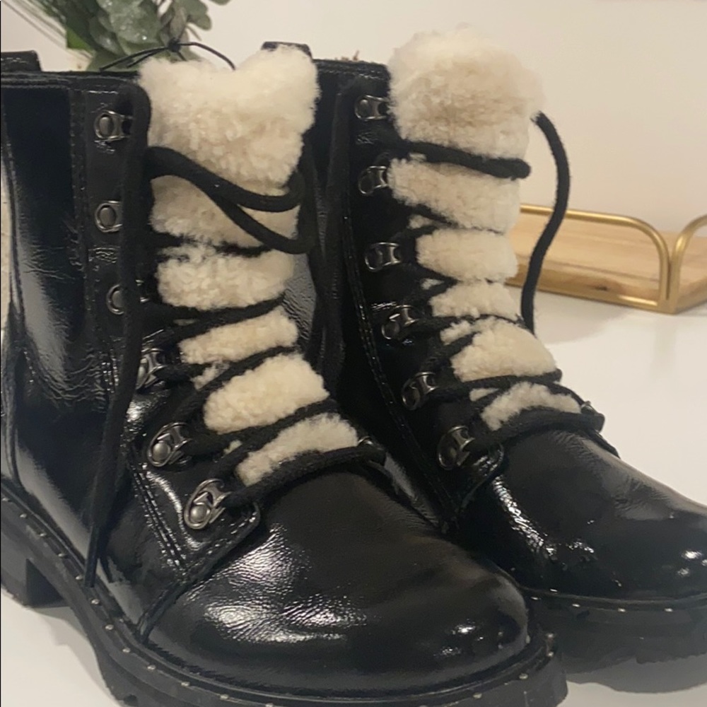 Sorel Women’s Lenox Lace Cozy Lug Sole Booties